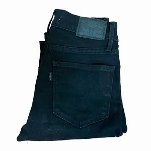 Levi’s 724 High-Rise Straight Black Jeans